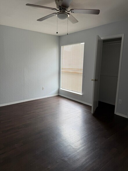 Building Photo - 304 Gregory Ln