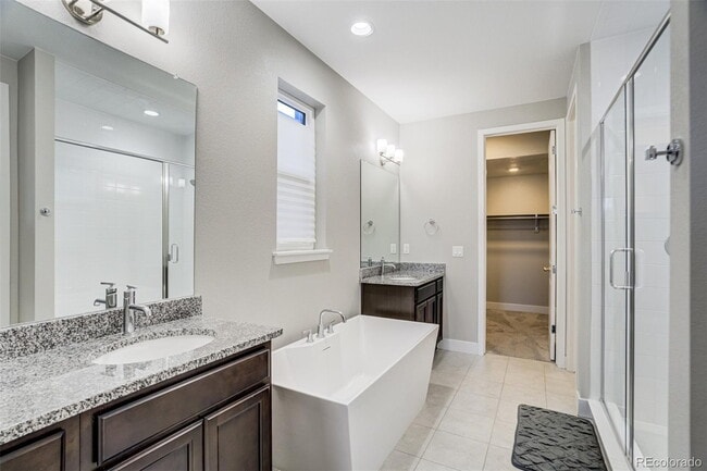 Building Photo - Luxury Living in the Heart of Painted Prairie – Spacious 4 Bedroom Home with Modern Finishes and ...