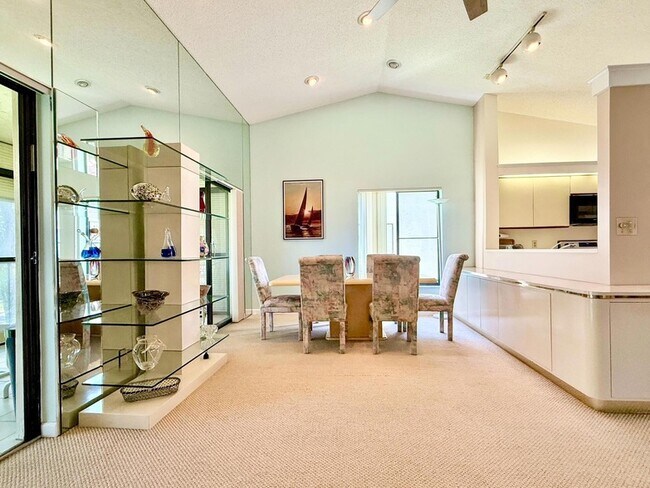 Building Photo - 10678 Ocean Palm Way