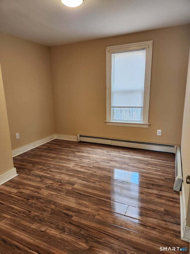 Building Photo - 368 Migeon Ave