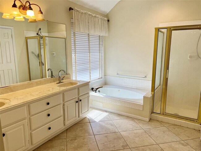 Building Photo - 15003 Radstock Dr