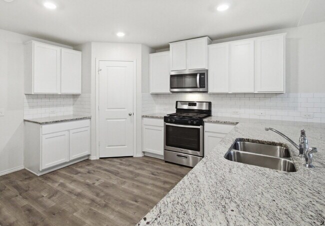 Building Photo - 6407 Kendall Cv
