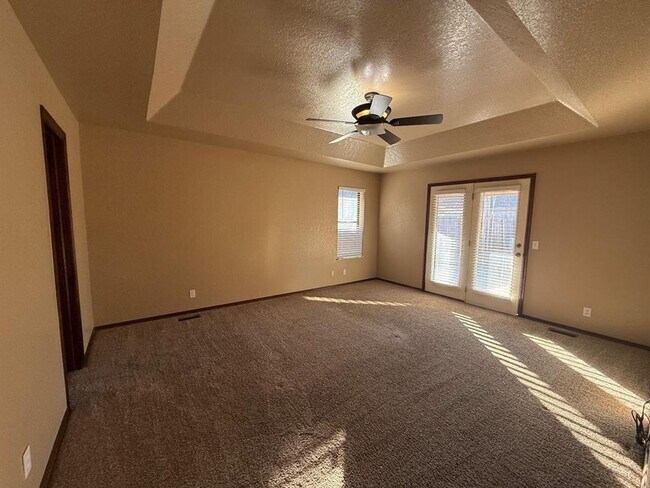 Building Photo - 18509 Chestnut Oak Dr