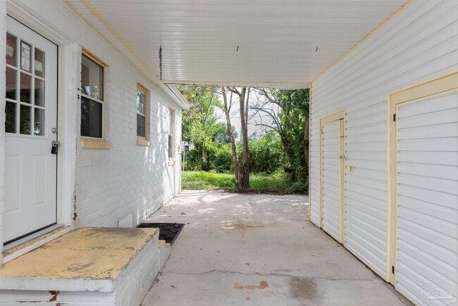 Building Photo - 225 Bryant Rd