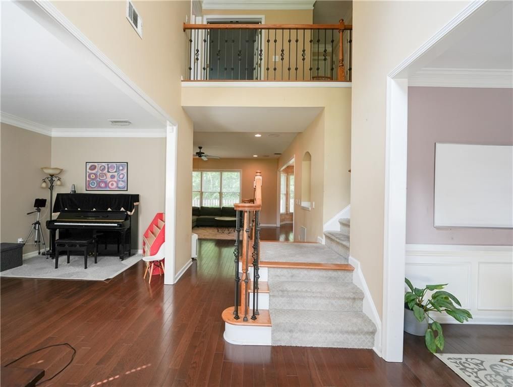 Building Photo - 350 Scarborough Way