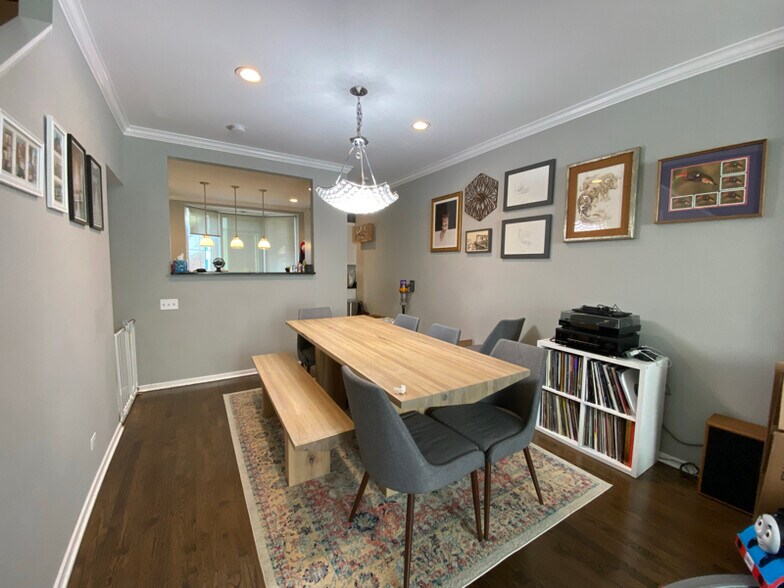 Building Photo - 2700 N Seminary Ave