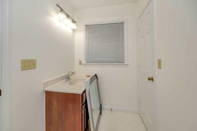Building Photo - 3914 Doran Rd