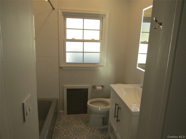 Building Photo - 321 Redmont Rd