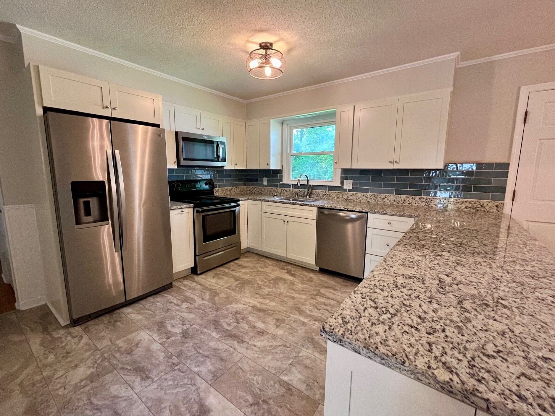 Building Photo - 2707 Granbrook Dr