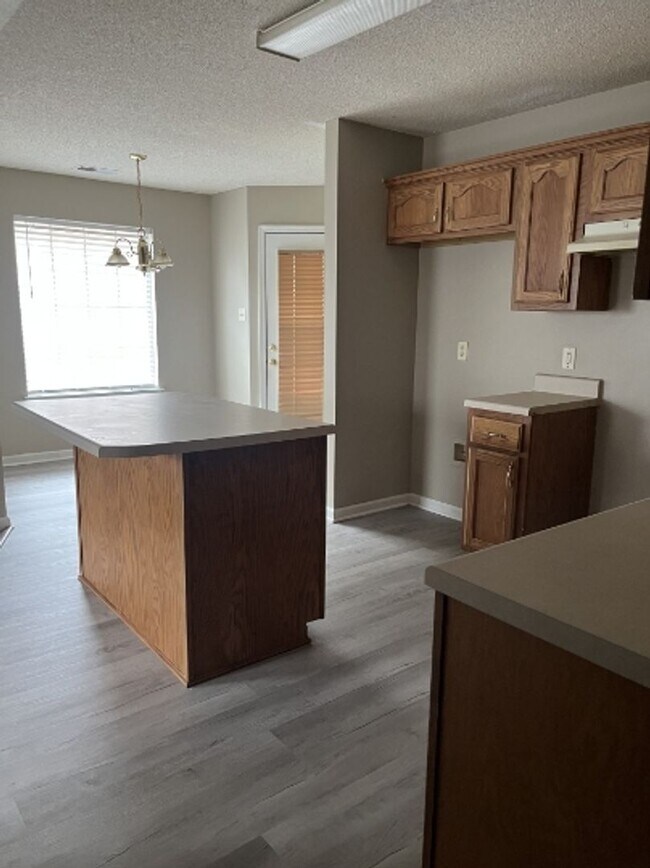 Building Photo - Charming 3-Bedroom Home in Memphis – Styli...
