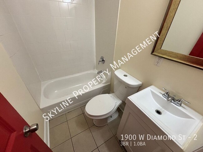 Building Photo - Charming 3 Bedroom Apartment For Rent Near...