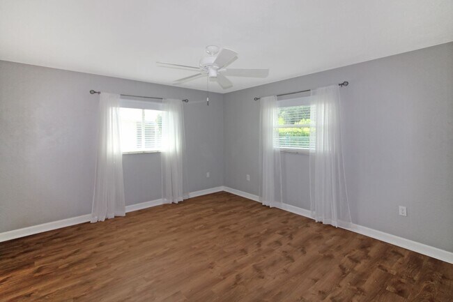 Building Photo - 1036 N Cypress Point Dr