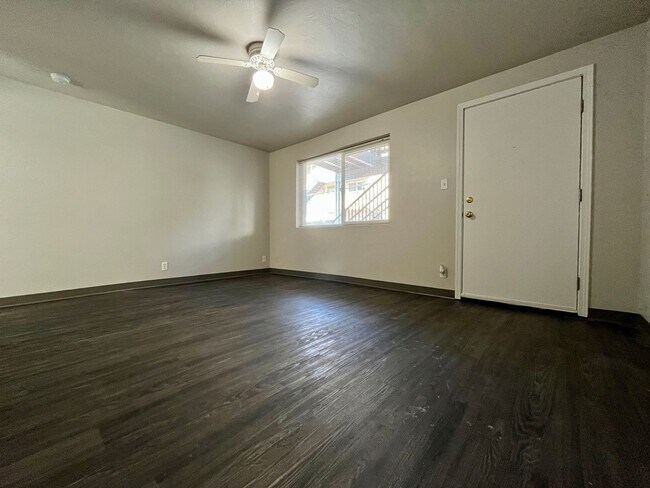 Building Photo - (DUP)  Studio Apartment - Close to Campus