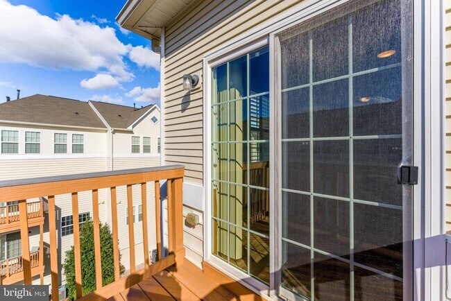 Building Photo - 42235 San Juan Terrace