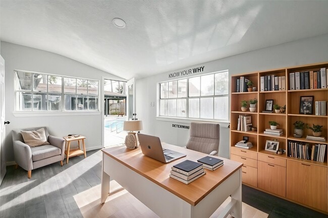 Building Photo - 6002 Greenmont Dr