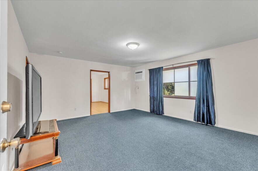 Building Photo - 16553 Hartsook St