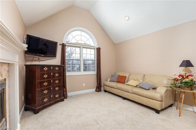 Building Photo - 298 Knollwood Trail