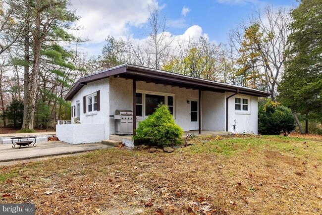 Building Photo - 226 Thies Rd