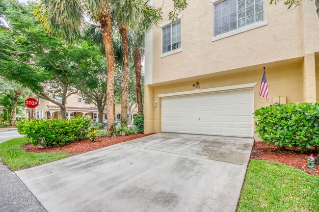 Building Photo - 1403 W Wickham Cir