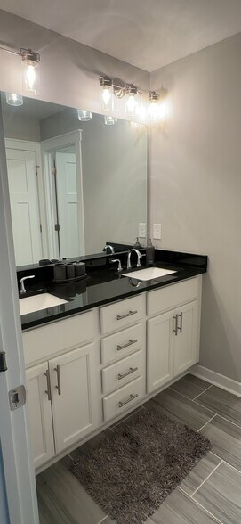 Building Photo - 5524 Bent Grass Way