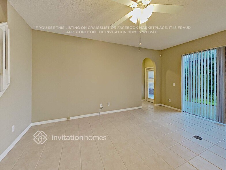 Building Photo - 391 Oak Springs Ct