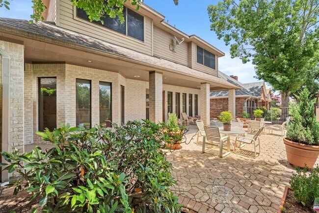 Building Photo - 4513 Country Club View