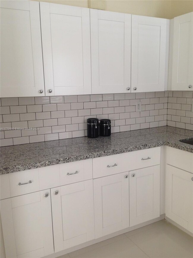 Building Photo - 6510 SW 63rd Ct