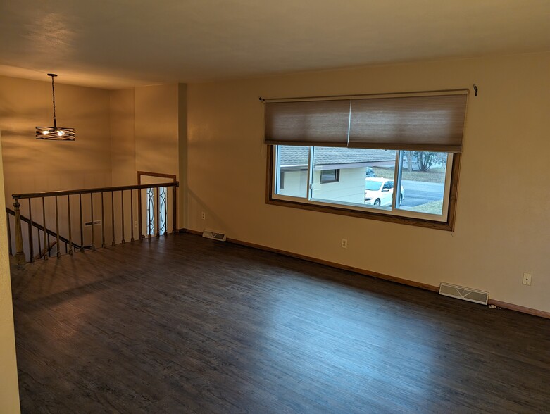 Upstairs Livingroom - 1912 Tamarack St