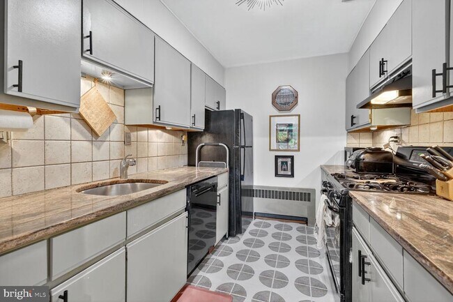 Building Photo - 333 N St SW