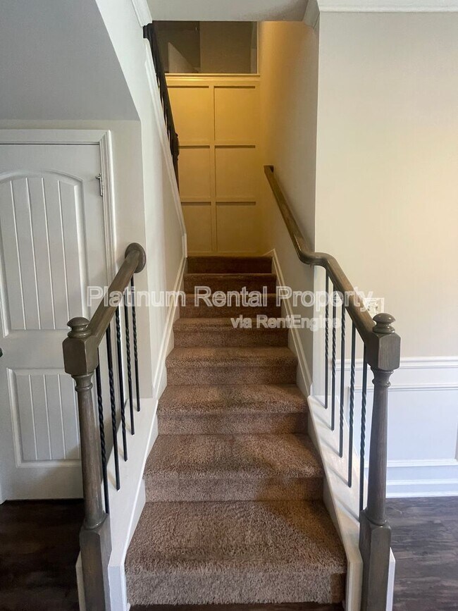 Building Photo - 7350 Silk Tree Pt