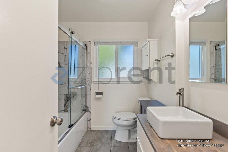 Building Photo - Unit