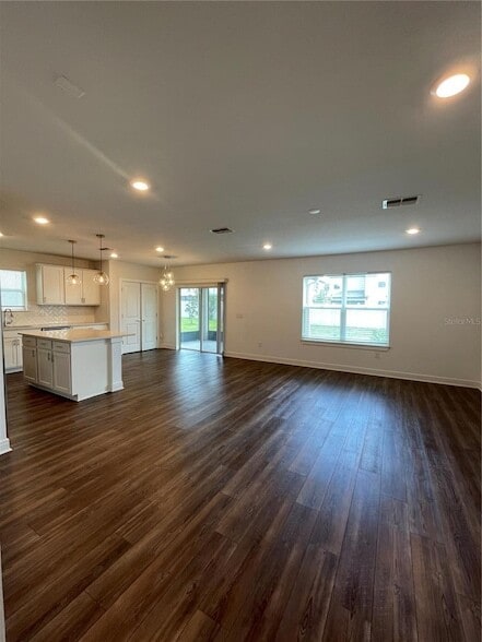 Building Photo - 30555 Thunderbird Dr