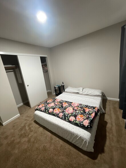 Building Photo - 2600 Jones Rd