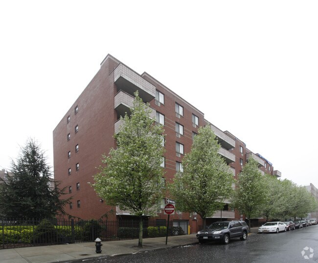 Austin Terrace 6590 Austin St Rego Park NY 11374 Apartment Finder