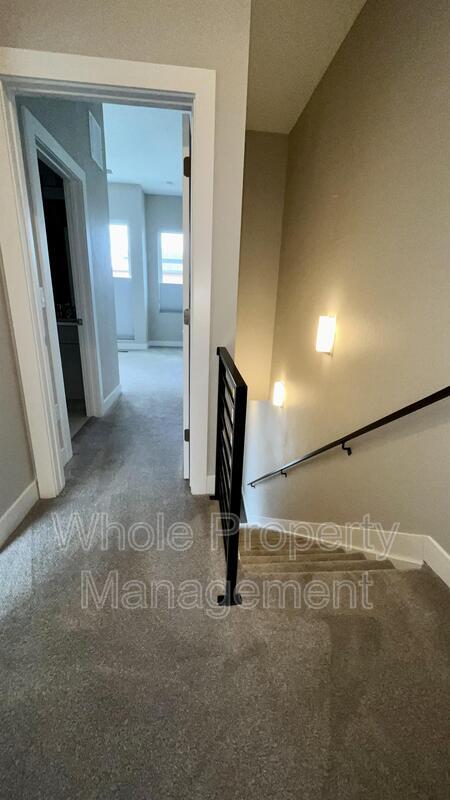 Building Photo - 2870 W Parkside Pl