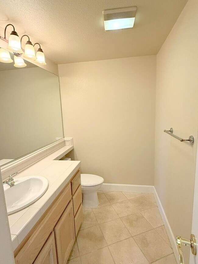 Building Photo - Former Model Home in Desirable Bridges Com...