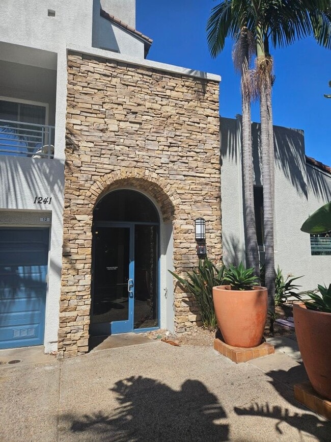 Building Photo - 1241 Santa Cora Ave
