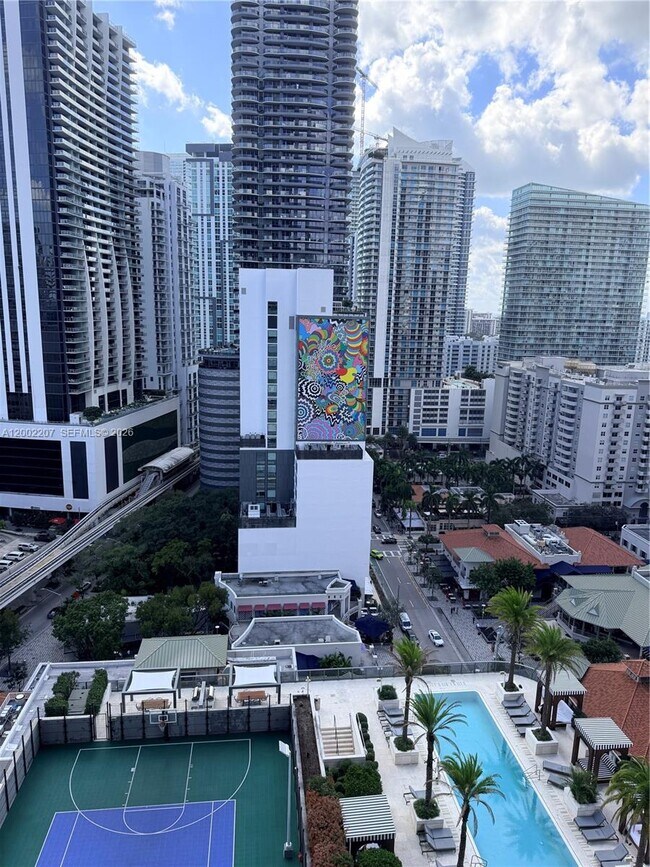 Building Photo - 801 S Miami Ave