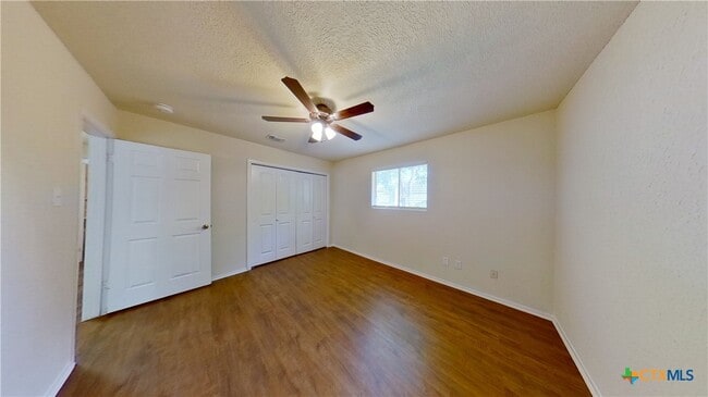 Building Photo - 2107 Magnolia Dr