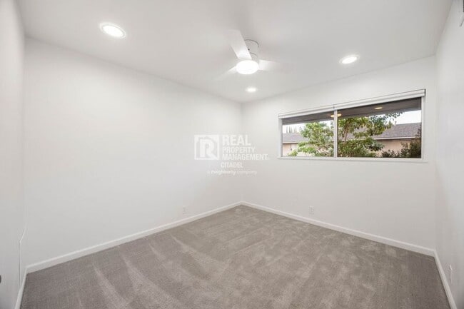 Building Photo - 963 Glencliff St