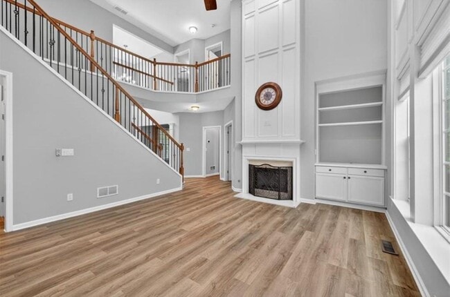 Building Photo - 740 Mayfair Ct