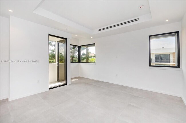 Building Photo - 3258 Bird Ave