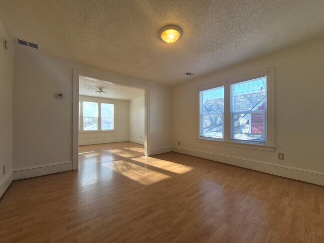 Building Photo - 661 Orange Ave E