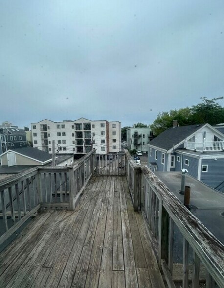 Building Photo - 224 Banks St