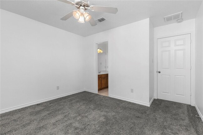 Building Photo - 3511 Farah Dr