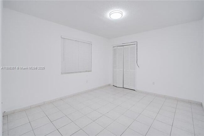 Building Photo - 3437 SW 25th St