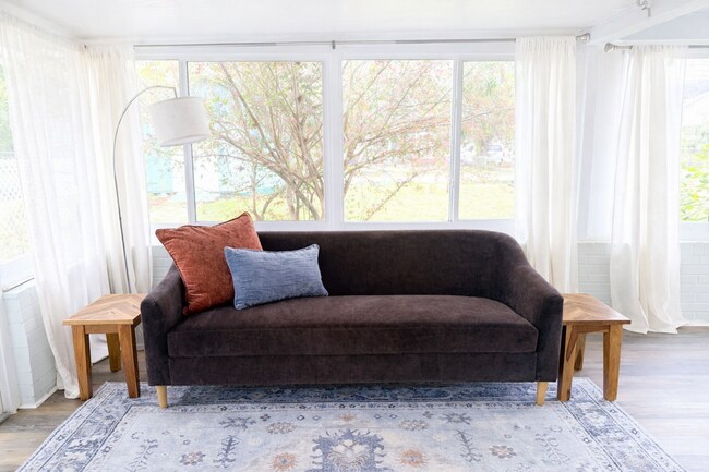 Building Photo - 1905 E Hatton St