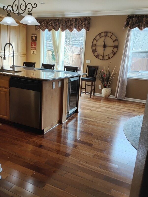 Building Photo - 1122 Mitchell Ln