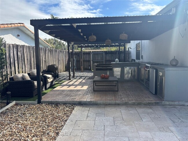 Building Photo - 7261 NW 6th Ct