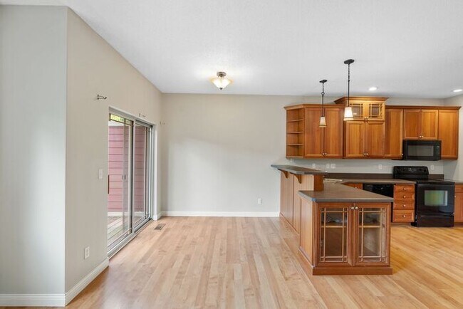 Building Photo - $2,500 | 4 Bedroom, 3.5 Bathroom Multi Flo...